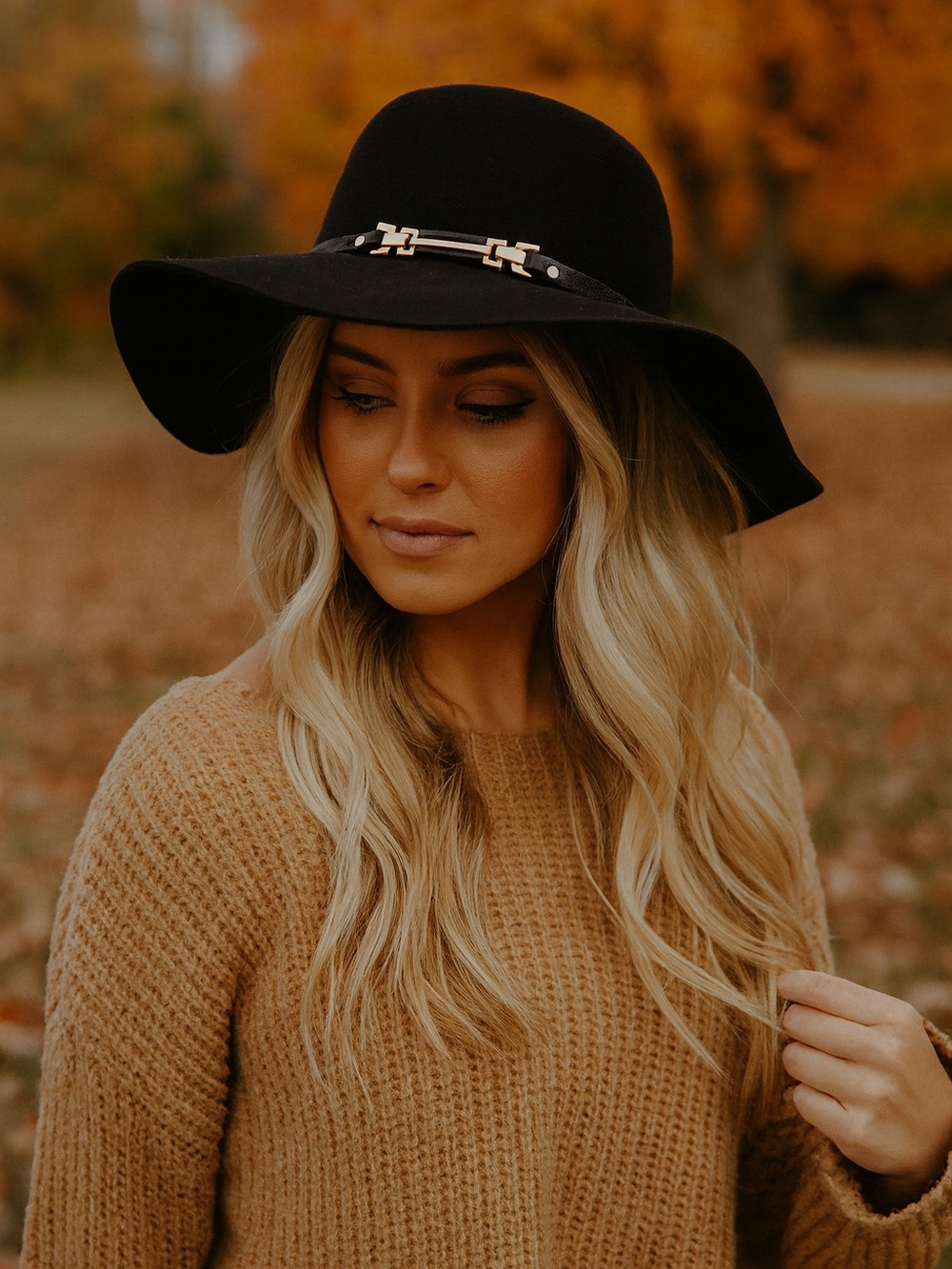 NEW House of Harlow Black Wool